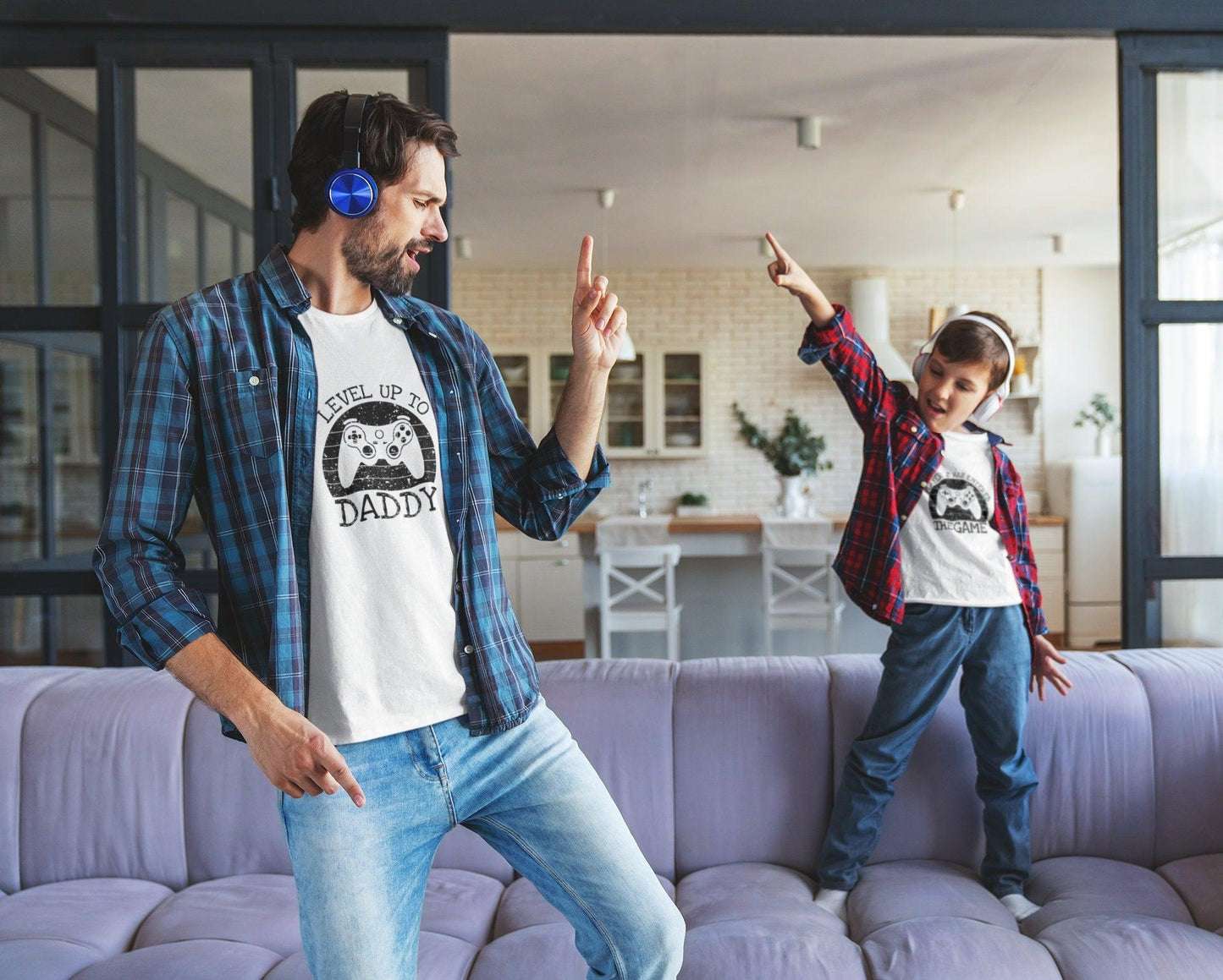 Leveled Up To Daddy - Player 2 Has Entered The Game Hoodie - Promoted To Dad - Baby Announcement - Pregnancy Gift Shirt - Daddy, Mommy & Me - 4Lovebirds