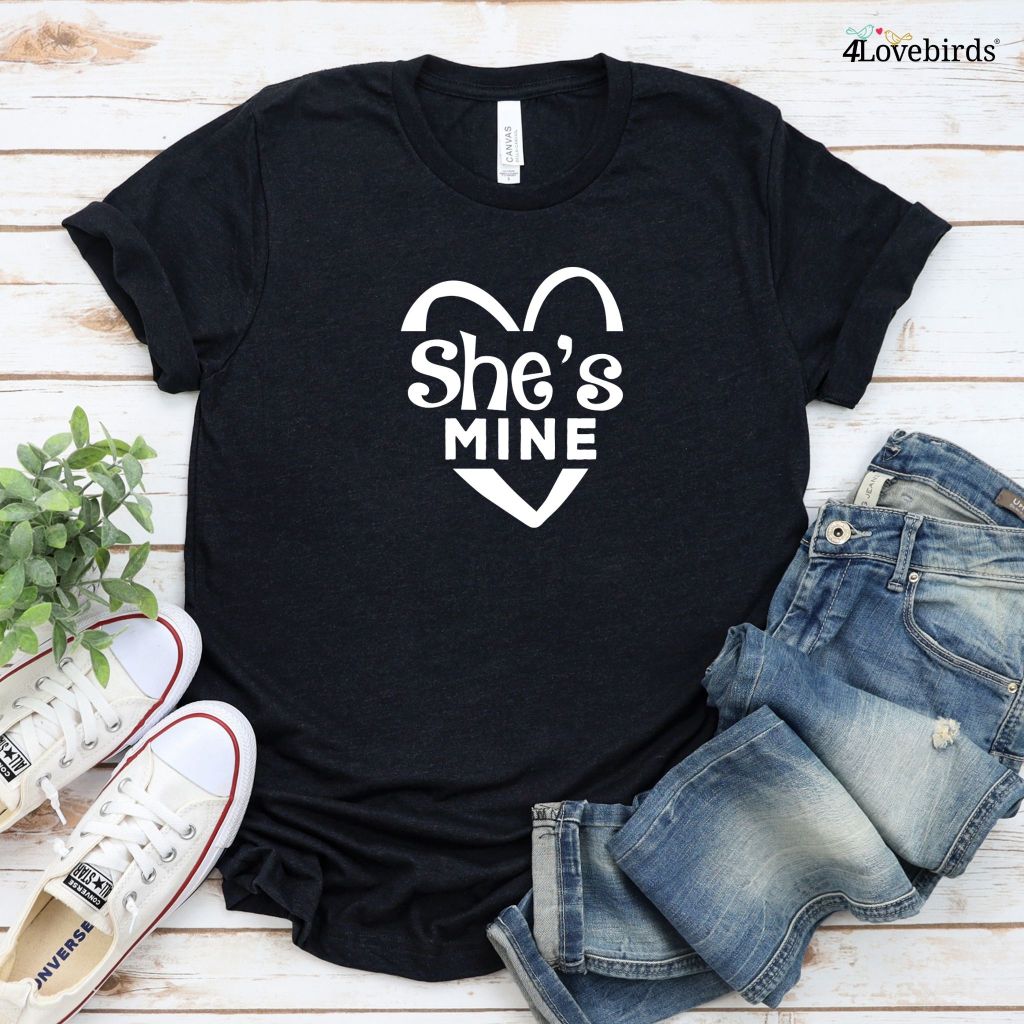 https://4lovebirds.com/cdn/shop/files/She_sHe_sMine-Valentine_sGiftforCouplesMatchingSet_Boyfriend_GirlfriendOutfits_2.jpg?v=1697481109