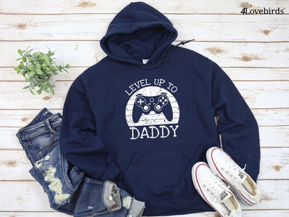Leveled Up To Daddy - Player 2 Has Entered The Game Hoodie - Promoted To Dad - Baby Announcement - Pregnancy Gift Shirt - Daddy, Mommy & Me - 4Lovebirds