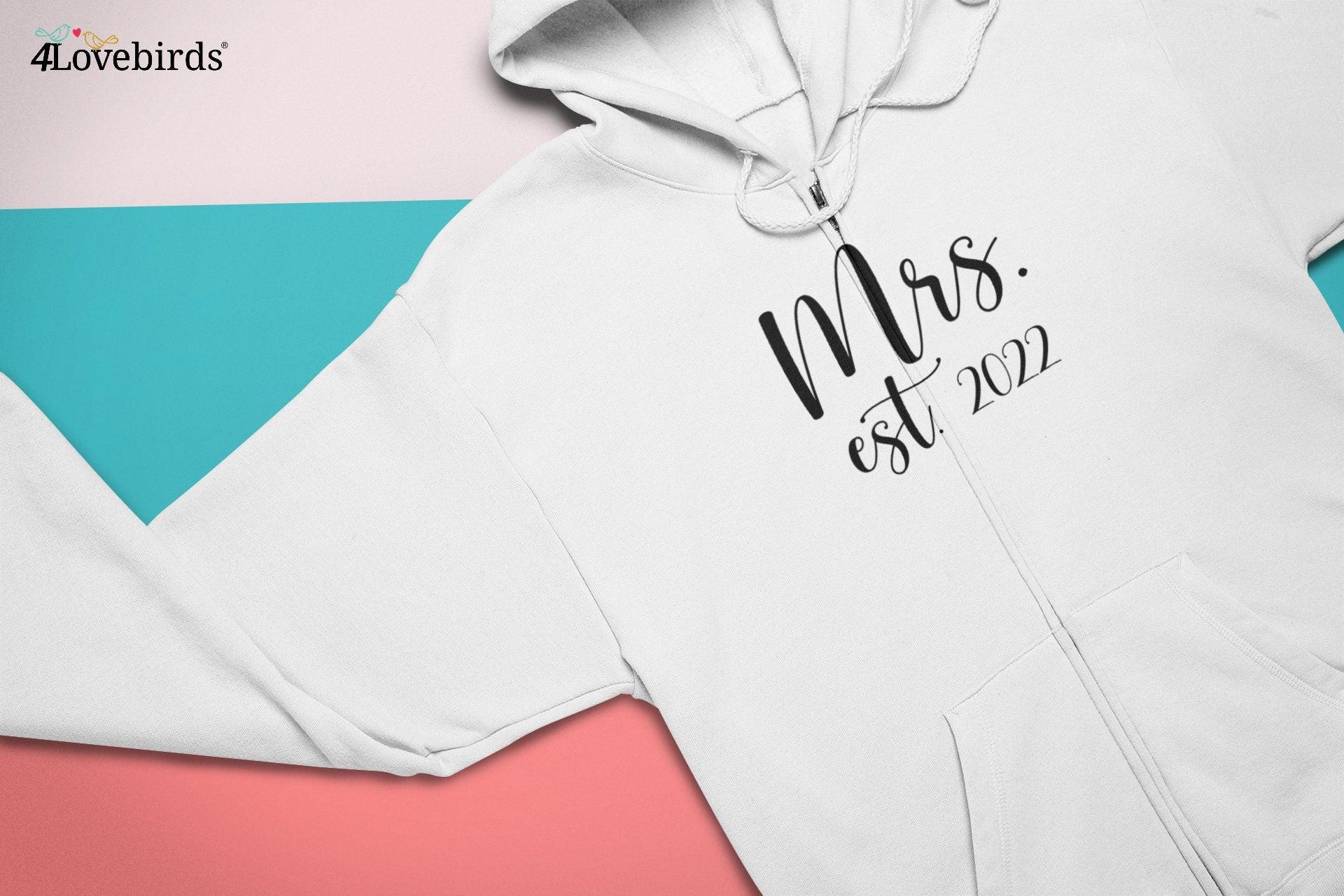 Mr and Mrs est. 2022 Hoodie, Lovers matching T-shirt, Gift for Couple, Married Sweatshirt,, Husband and Wife Longsleeve, Plain model - 4Lovebirds