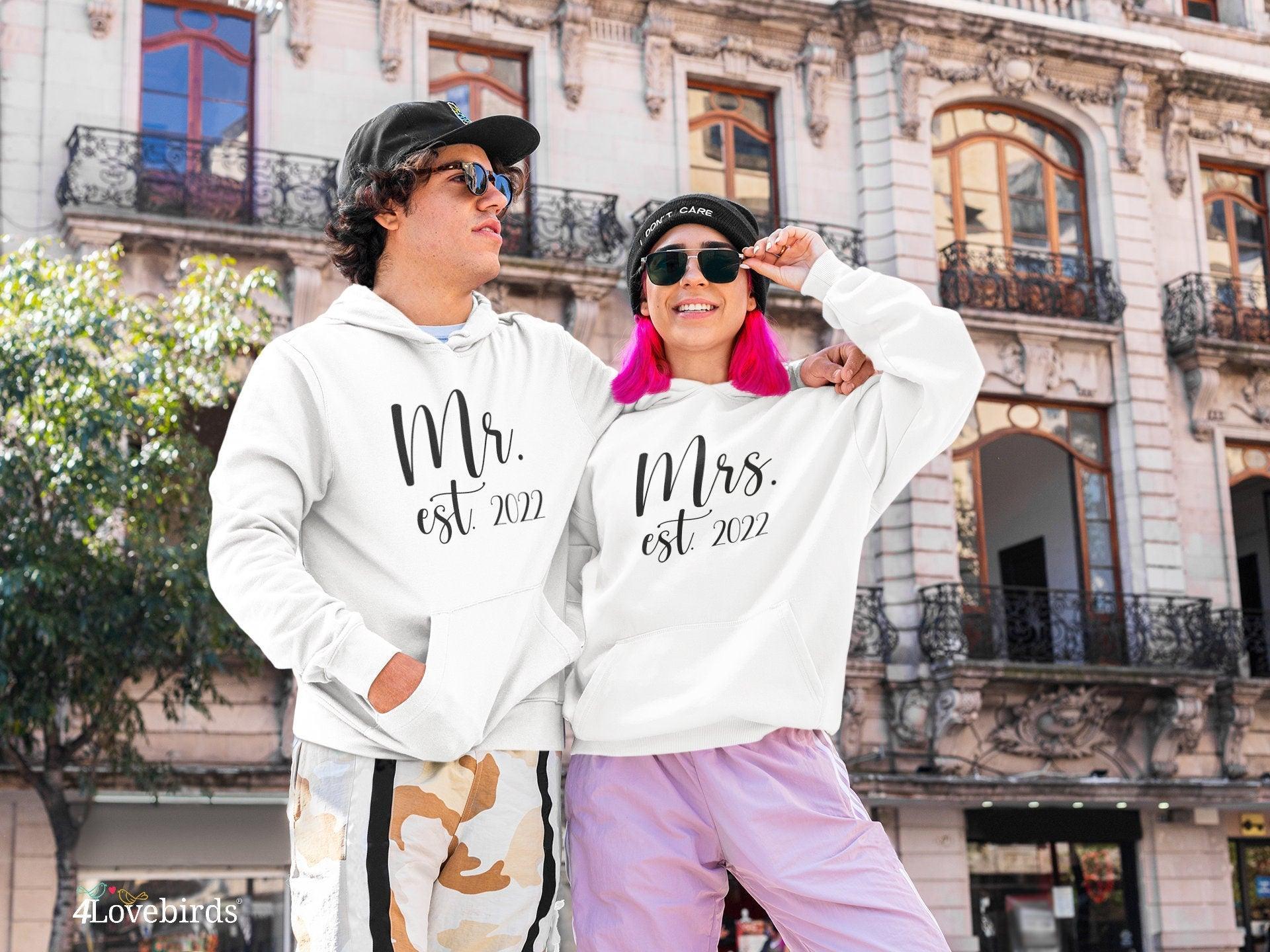 Mr and Mrs est. 2022 Hoodie, Lovers matching T-shirt, Gift for Couple,  Married Sweatshirt,, Husband and Wife Longsleeve, Plain model